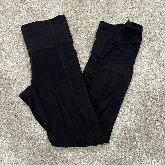 Athleta Women's Ankle Length Black Legging with Pockets‎ Size XS - Picture 1 of 9